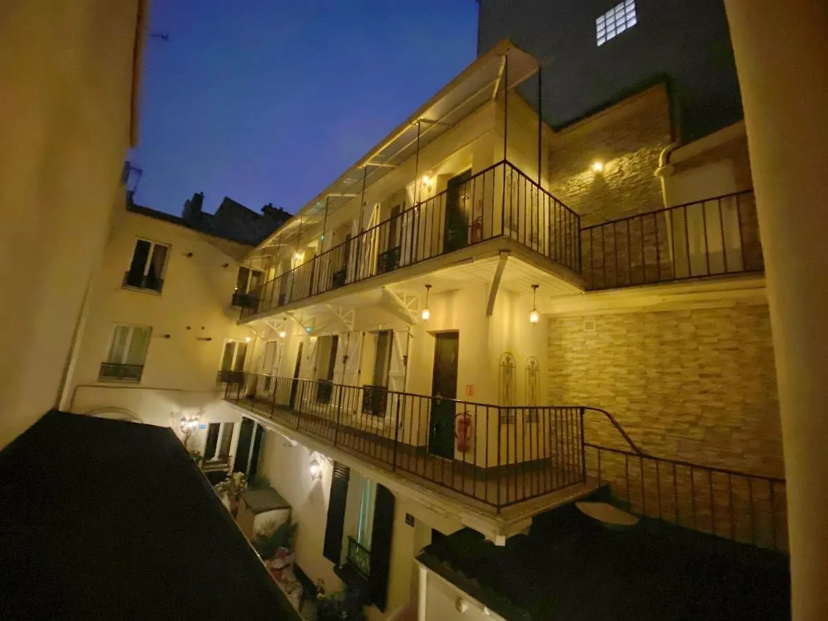 פריז Hotel Aviatic